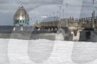 NEWS - Skurrile Eisskulpturen zieren die Molen und Häfen an der Ostsee