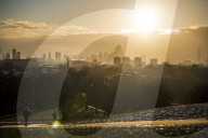 NEWS - Sonnenaufgang in London bei Eiseskälte