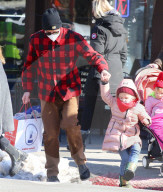 Bradley Cooper Picks Up Daughter From School - NYC