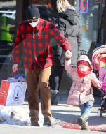 Bradley Cooper Picks Up Daughter From School - NYC