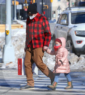Bradley Cooper Picks Up Daughter From School - NYC