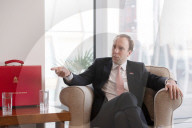 NEWS - GB-Gesundheitsminister Matt Hancock in seinem Büro in der Victoria Street, London