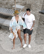 PEOPLE - Laeticia Hallyday badet mit Jalil Lespert auf St-Barth