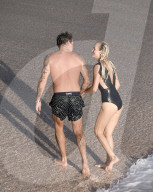 PEOPLE - Laeticia Hallyday badet mit Jalil Lespert auf St-Barth
