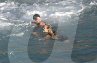PEOPLE - Laeticia Hallyday badet mit Jalil Lespert auf St-Barth
