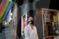 Waitress quits job over BLM mask