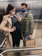 SCHICKSALE - Während Kreuzfahrt-Quarantäne näher gekommen: Paar erwartet gemeinsames Baby