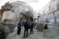 NEWS - Coronavirus:  Touristenführung durch das Mausoleo di Augusto in Rom