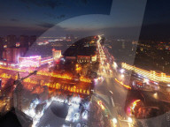 FEATURE - Hell erleuchtete Nachtszenerie in Bole City, Provinz Xinjiang, China