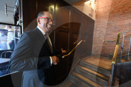 FEATURE -  Madame Tussauds Wachsfiguren im Steakhouse Peter Luger in NYC