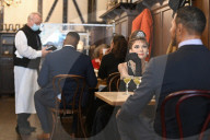 FEATURE -  Madame Tussauds Wachsfiguren im Steakhouse Peter Luger in NYC
