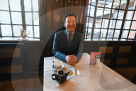 FEATURE -  Madame Tussauds Wachsfiguren im Steakhouse Peter Luger in NYC