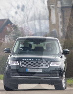 ROYALS - Prinz Andrew im Auto beim Schloss Windsor