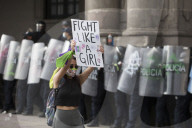 NEWS -  Unruhen während des Internationalen Frauentags, Toluca, Mexiko