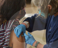 NEWS - Coronavirus: Long Beach impft jüngere Menschen mit gesundheitlichen Einschränkungen, USA