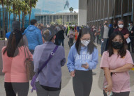 NEWS - Coronavirus: Long Beach impft jüngere Menschen mit gesundheitlichen Einschränkungen, USA