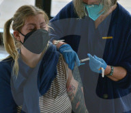 NEWS - Coronavirus: Long Beach impft jüngere Menschen mit gesundheitlichen Einschränkungen, USA