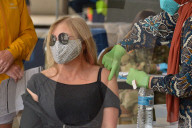 NEWS - Coronavirus: Long Beach impft jüngere Menschen mit gesundheitlichen Einschränkungen, USA