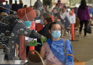 NEWS - Coronavirus: Long Beach impft jüngere Menschen mit gesundheitlichen Einschränkungen, USA