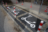 NEWS -  Feste Parkzonen für E-Scooter in Hamburg