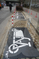 NEWS -  Feste Parkzonen für E-Scooter in Hamburg
