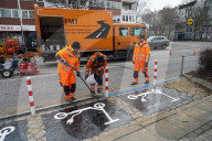NEWS -  Feste Parkzonen für E-Scooter in Hamburg
