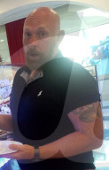 NEWS - Polizist Wayne Couzens, verhaftet im Fall der vermissten Sarah Everard in London