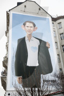 NEWS - Riesige Haderer-Karikatur in Wien zeigt "herzlosen" Bundeskanzler Sebastian Kurz