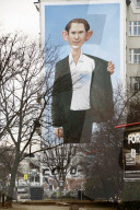 NEWS - Riesige Haderer-Karikatur in Wien zeigt "herzlosen" Bundeskanzler Sebastian Kurz