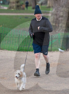 NEWS - Premier Boris Johnson joggt morgens in Westminster, London