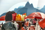 NEWS - Coronavirus:  Überfüllte Strände in Rio