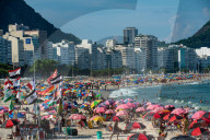NEWS - Coronavirus:  Überfüllte Strände in Rio