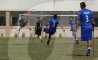 FEATURE - Amputierte in Gaza spielen ein Fussballturnier mit Krücken