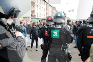 NEWS - Coronavirus: Massive Ausseinandersetzungen in Kassel: Etwa 20'000 Menschen bei einer sogenannten Querdenken-Demonstration