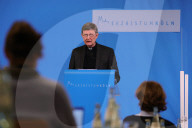 NEWS - Kardinal Woelki an Pressekonferenz in Köln
