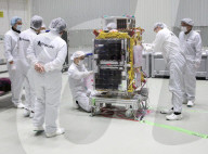 FEATURE - Satellit zur Jagd auf Weltraumschrott soll Müll in der Erdumlaufbahn beseitigen