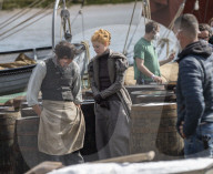 PEOPLE - Vor historischer Kulisse: Claire Danes bei den Dreharbeiten zu 'The Essex Serpent' in Maldon