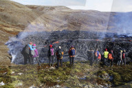 NEWS - Spalteneruption am Berg Fagradalsfjall auf der Halbinsel Reykjanes im Südwesten Islands
