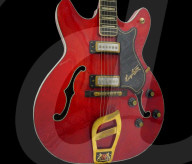 FEATURE - Elvis' 1968er Comeback-Gitarre verkauft sich für über 600'000 USD