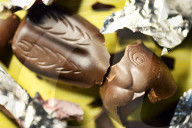 NEWS - Coronavirus: Zerbrochener Schoko-Osterhase, Corona-Ostern