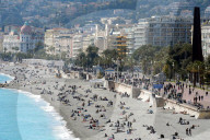 NEWS - Coronavirus: Zahlreiche AusflŸgler in Nizza