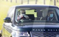 ROYALS - Prinz Andrew unterwegs mit dem Range Rover in Windsor