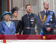 RETRO -  Queen Elizabeth II