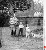 RETRO -  Queen Elizabeth II