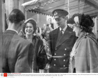 RETRO -  Queen Elizabeth II