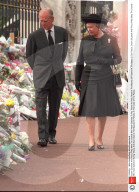 RETRO -  Queen Elizabeth II
