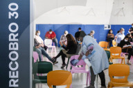 NEWS - Coronavirus: Durch das massive Impfen bringt Portugal die Fallzahlen nach unten