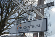 NEWS - Coronavirus: Das Impfzentrum der Bundeswehr startet den Rund-um-die-Uhr-Impfbetrieb in Lebach