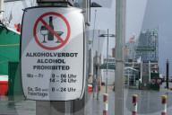 FEATURE - Kein Bier, kein Wein, kein Schnaps: Alkoholverbot beinahe rund um die Uhr an der Elbe