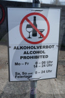 FEATURE - Kein Bier, kein Wein, kein Schnaps: Alkoholverbot beinahe rund um die Uhr an der Elbe